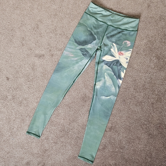 Flower Print Yoga Leggings - Picture 4 of 8
